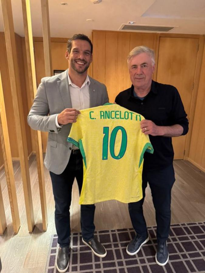 Imagen Samir Xaud, nuevo presidente de la CBF, junto con Ancelotti.