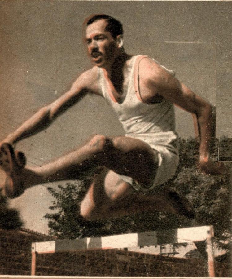 Imagen Haciendo su tercera presentación en competencia de 400 metros con vallas Enrique Kistenmacher estableció un record argentino con registro de 54s. 