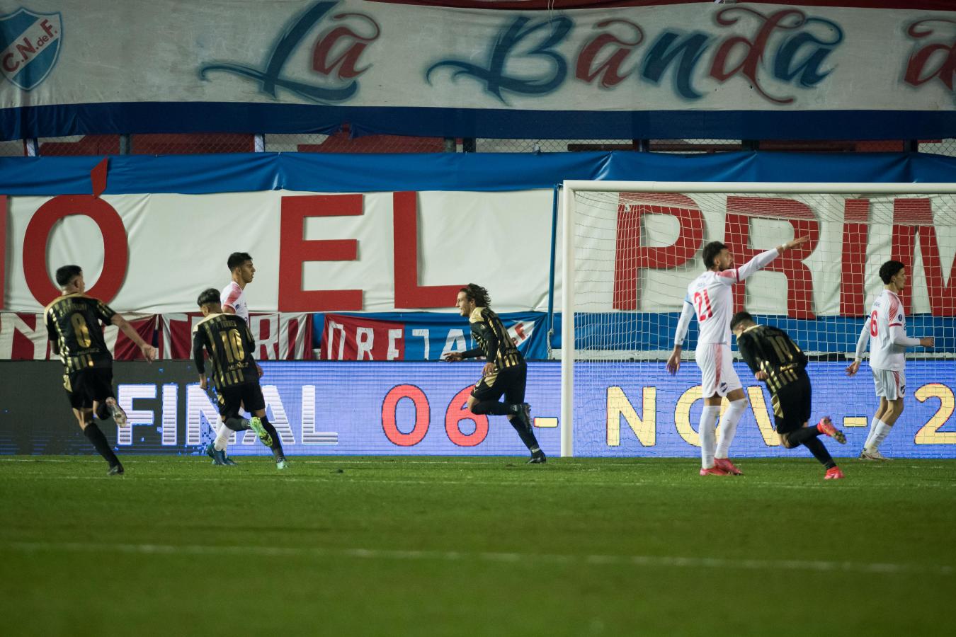 Imagen Festejo Mirasol en La Blanqueada. Peñarol ganó la ida de los octavos de final. Foto: @Sudamericana