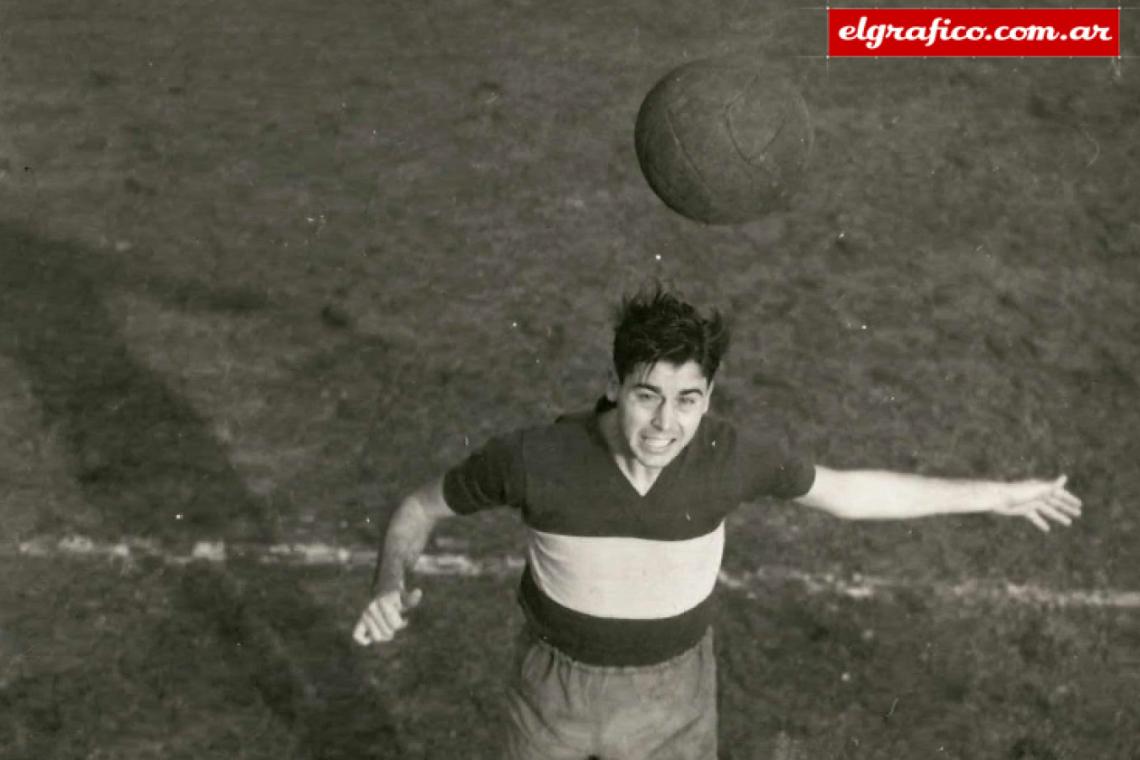 Imagen Ernesto Lazzatti jugó en Boca desde 1934 hasta 1947. Disputó 379 partidos.