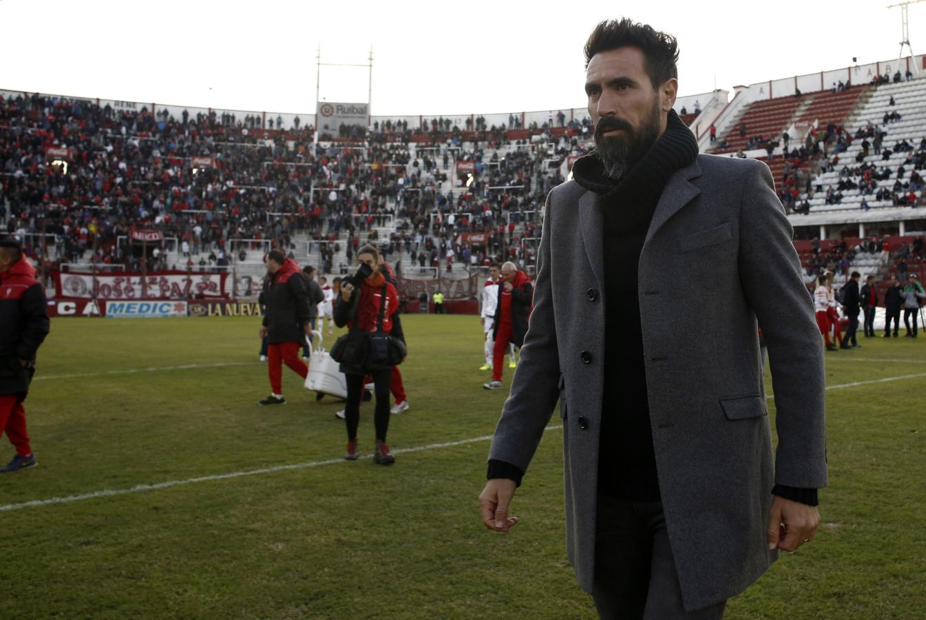 Imagen En Huracán, Eduardo Domínguez pasó de ser parte del plantel a ser el entrenador durante 2015. (Fotobaires)