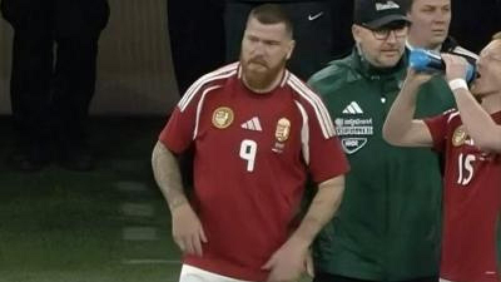 Imagen Con la Selección de Hungría, Ádam disputó 22 partidos y marcó 3 goles.
