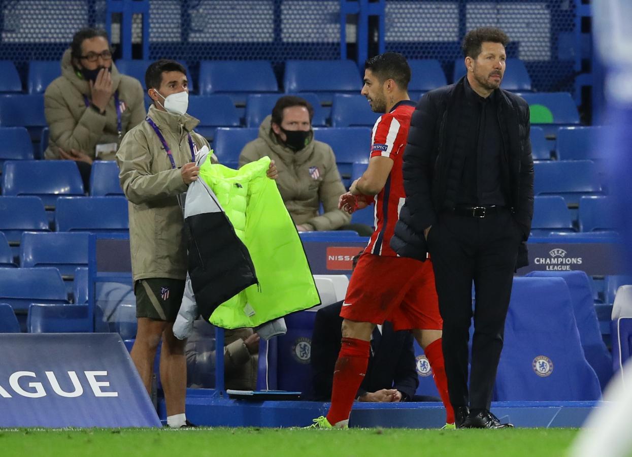 Imagen Ni se miraron: Diego Simeone reemplazó a Luis Suárez vs. Chelsea