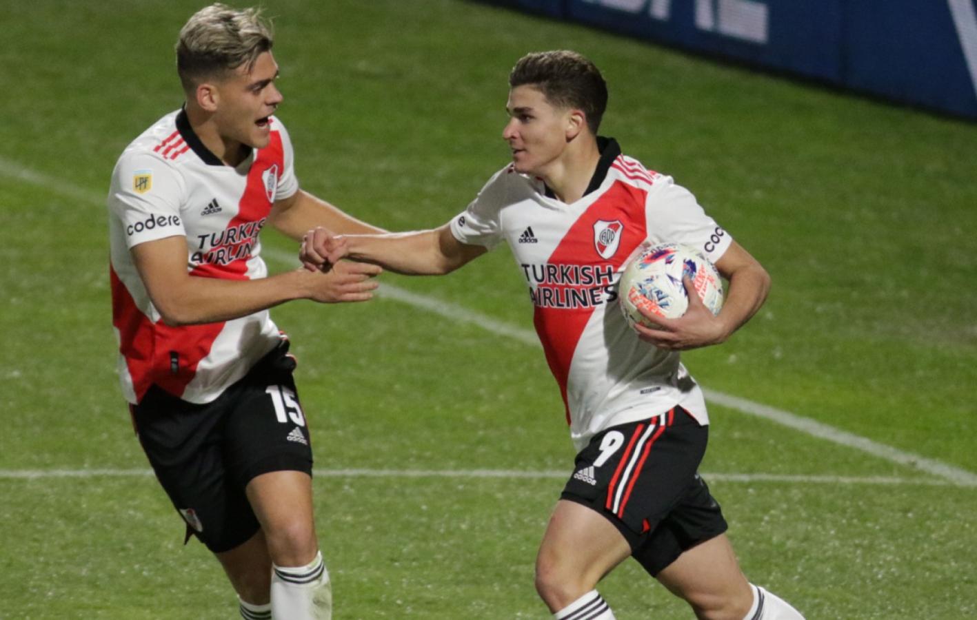 Imagen Julián Álvarez festeja su golazo, el del empate transitorio. Foto: Fotobaires