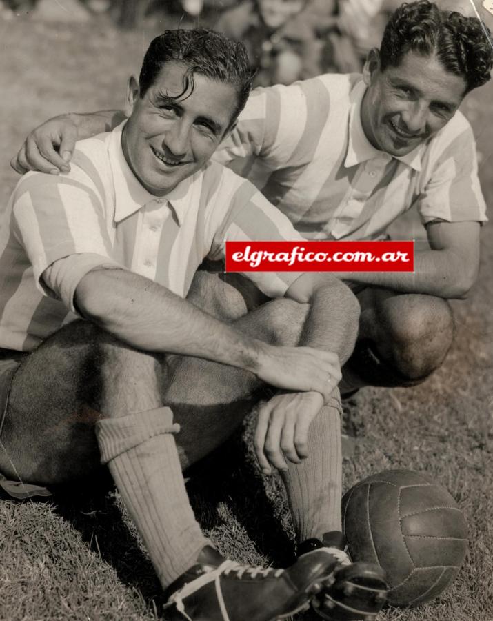 Imagen Dos grandes que vistieron la casaca más grande aún del Racing Club: el santafecino Enrique García, mezcla rica de broma y de bronca, y el paraguayo Benítez Cáceres, el temible "Boquerón" que fue expresión de potencia y eficacia en toda su prolongada campaña en las canchas argentinas. El "Chueco", aunque se enojara e hiciera enojar, siempre entretuvo.