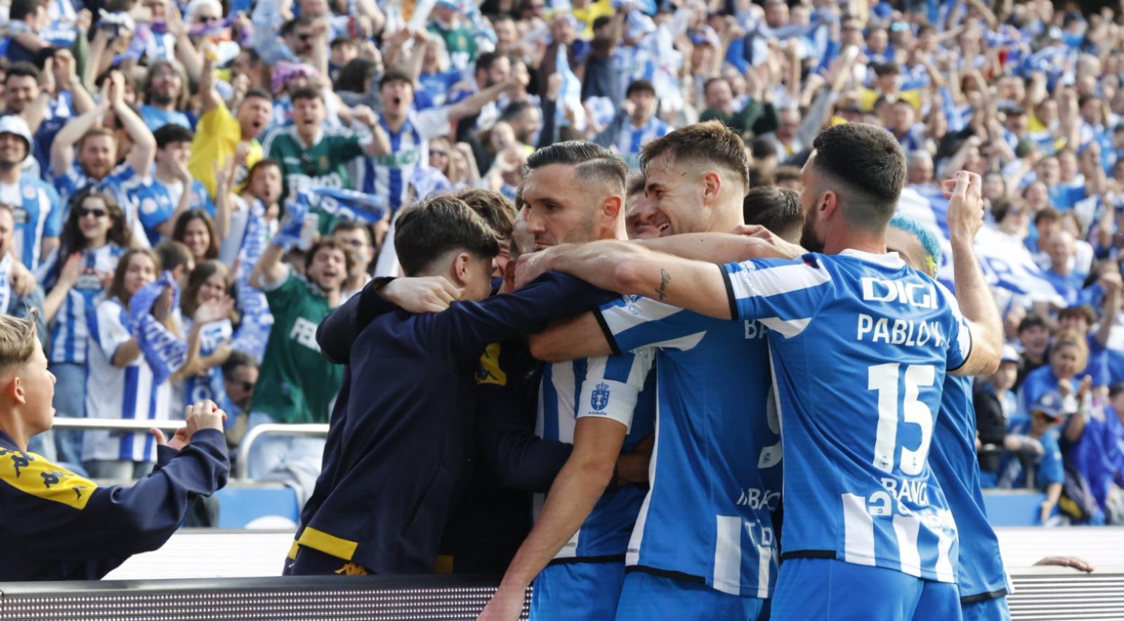 Imagen de Scaloni está feliz: Deportivo La Coruña ascendió a Segunda en España