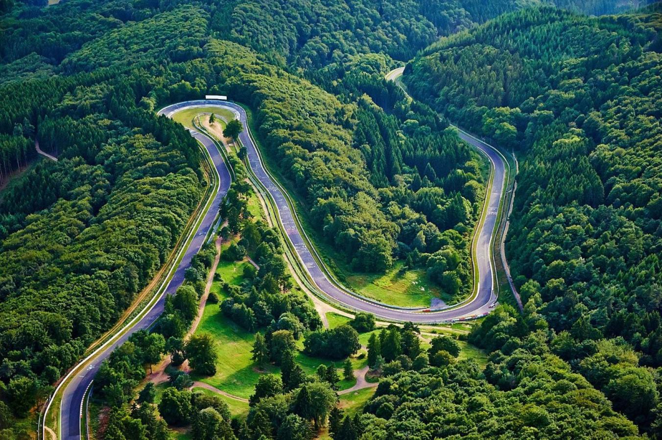 Imagen El Nordschleife de Nürburgring, exigente circuito para el que se prepara Súper Max.
