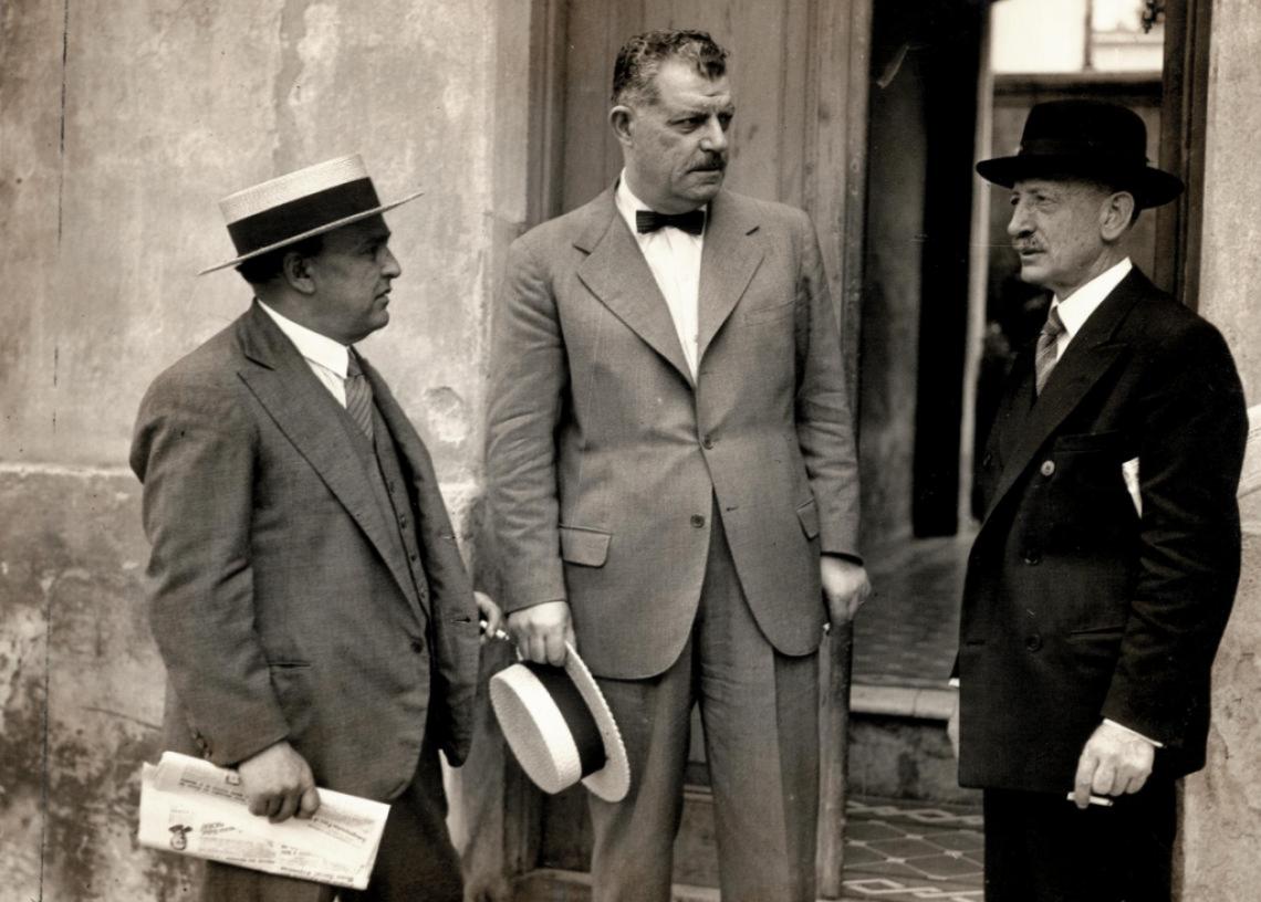 Antonio Diez, Arístides A. Langone y Carlos Degiorgi, tesorero, presidente y secretario, respectivamente en 1937.