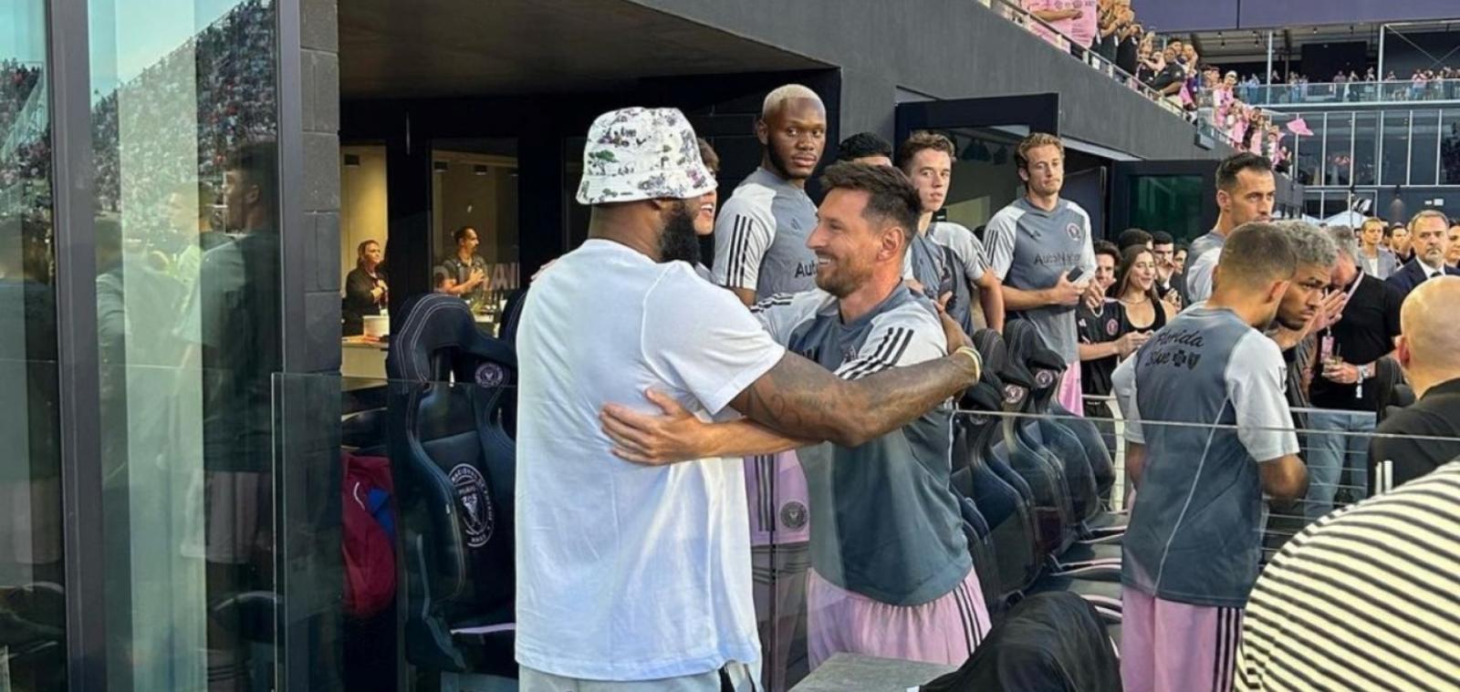 Imagen LeBron James, un de los gigantes del deporte que quieren disfrutar de Messi.