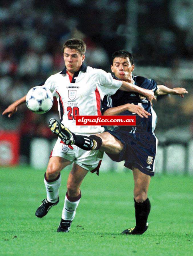 Imagen Marca a Michael Owen, en Francia 98.