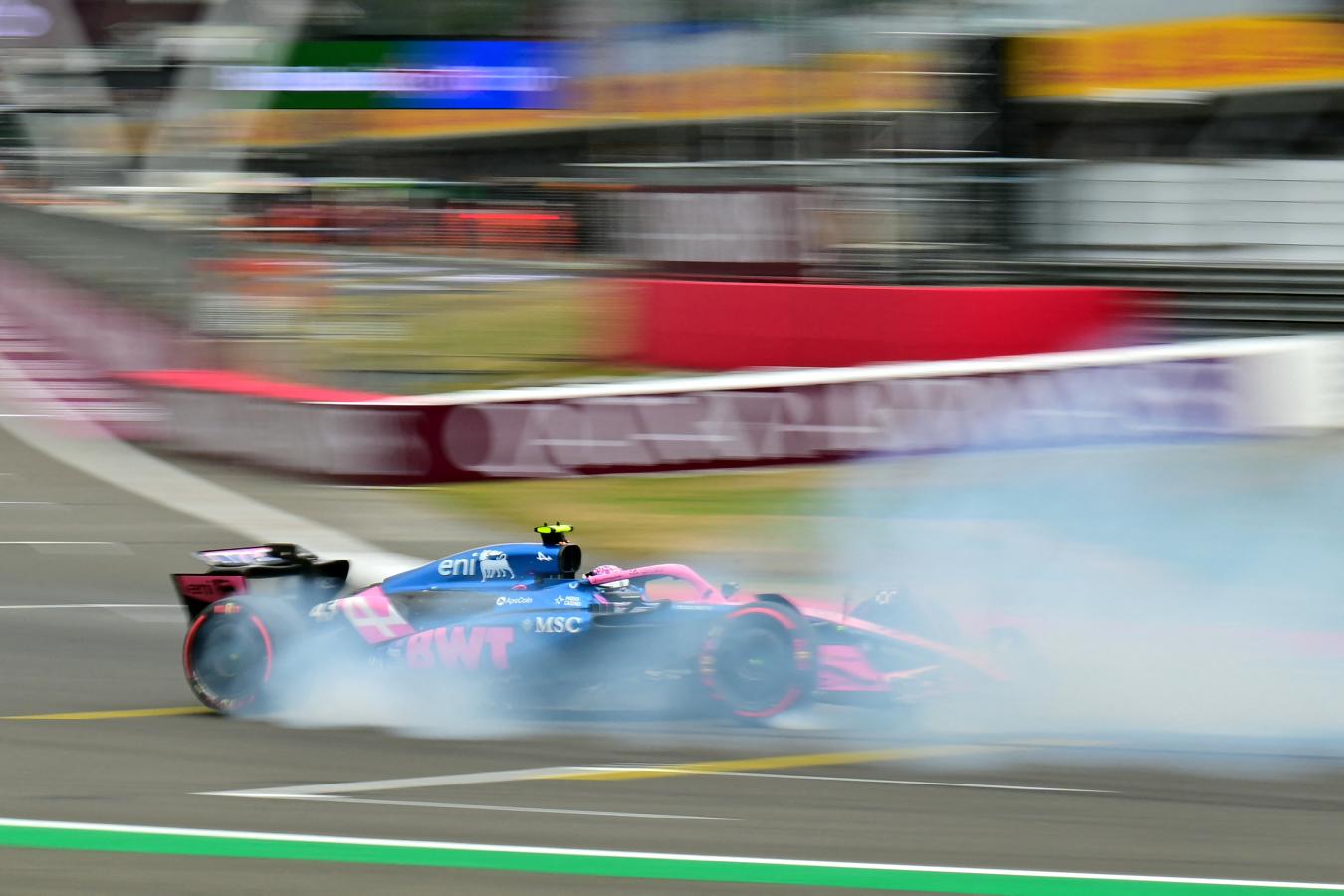Imagen de Despiste, trompo y abandono de Franco Colapinto en la clasificación en Silverstone