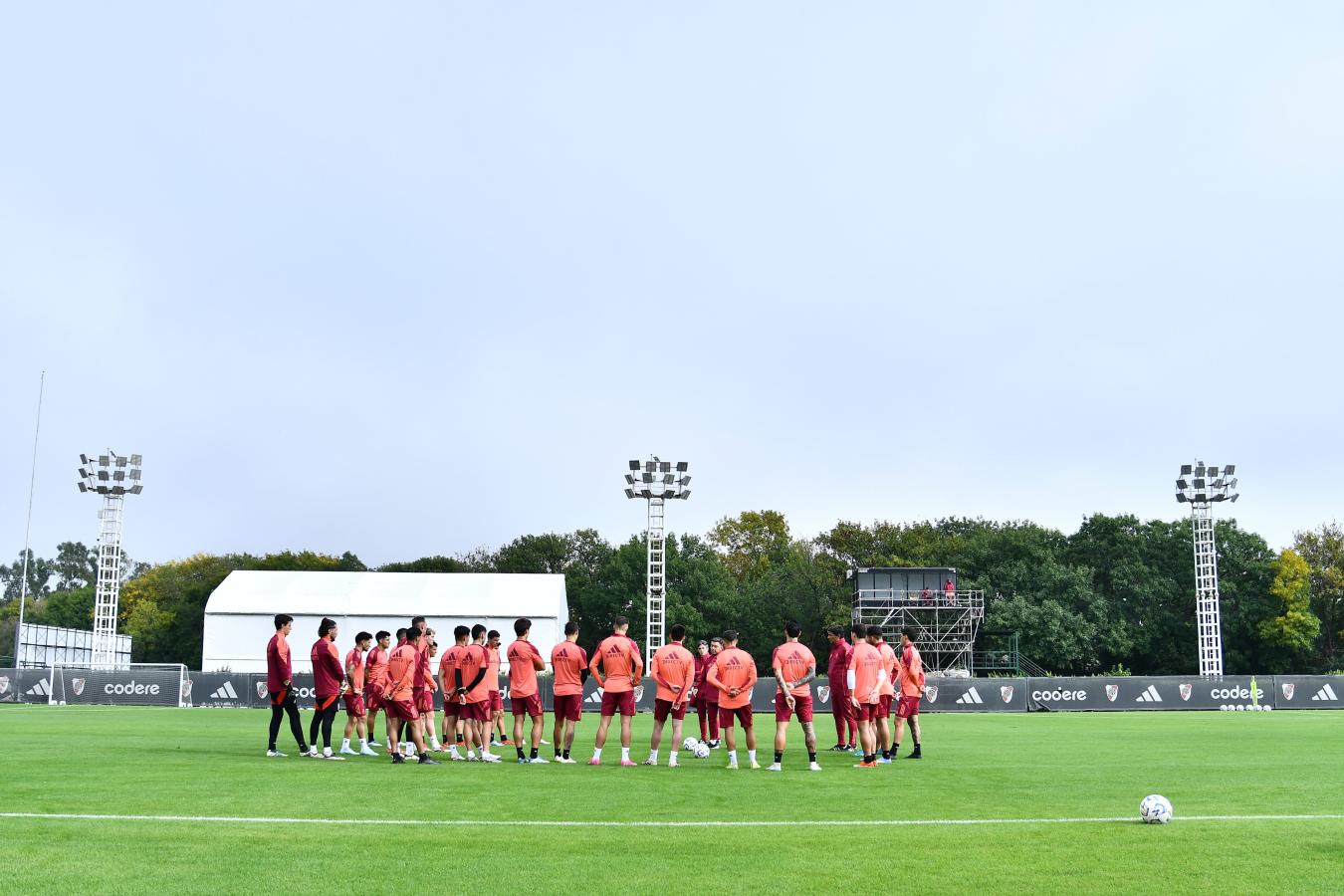 Imagen Gallardo tiene el equipo en la cabeza. Sólo hay una duda en el medio.
