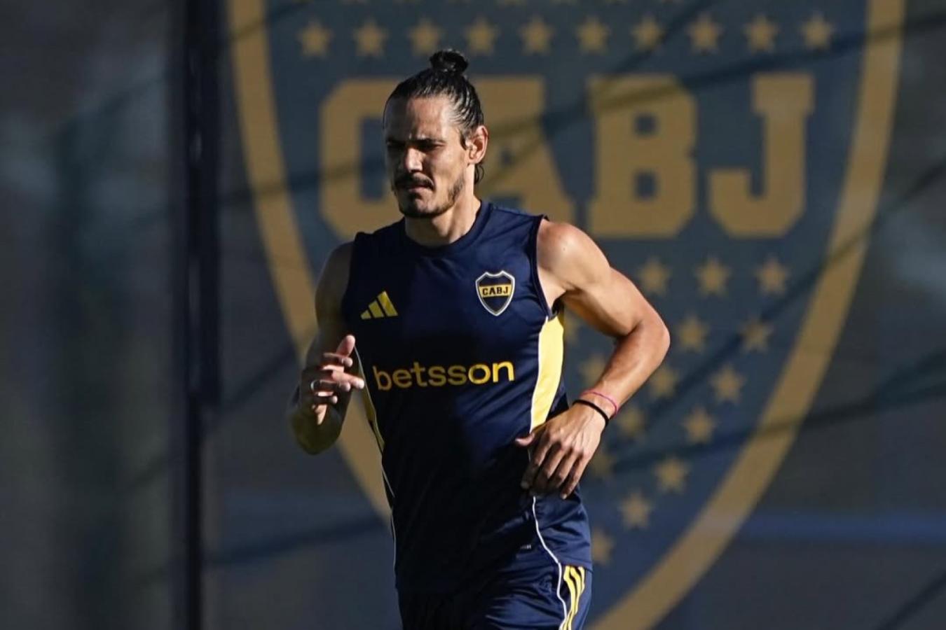 Imagen Recién ahora, por su problema lumbar, Cavani podría ser considerado para estar en la convocatoria.