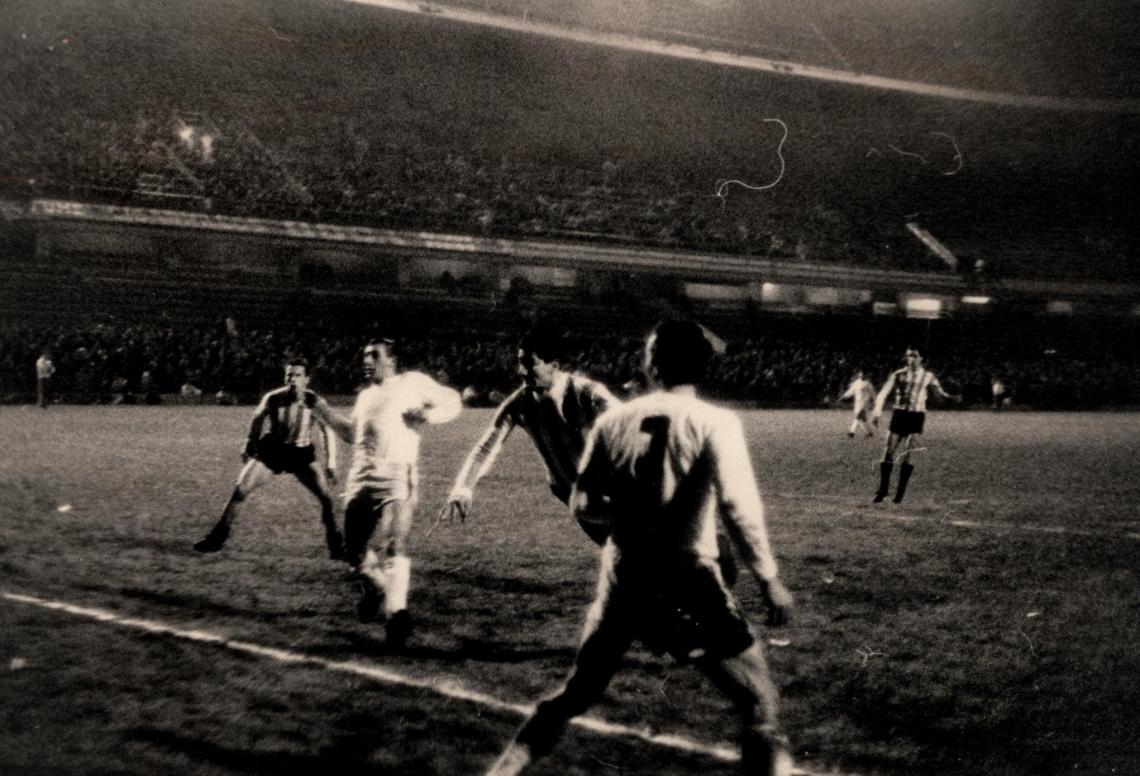 Imagen El 3 de agosto de 1967, Estudiantes le ganó 4 a 3 a Platense por la semifinal del Metropolitano.