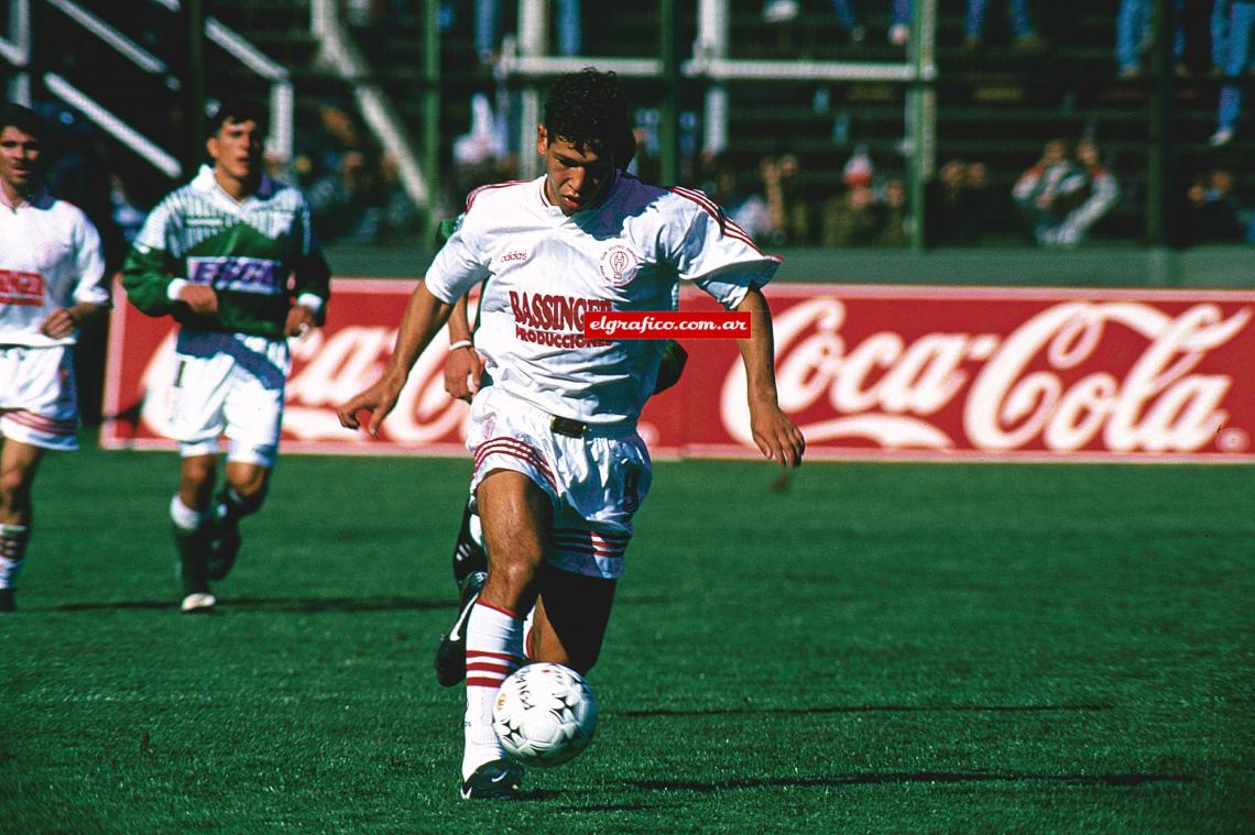 Imagen Contra Ferro, Antonio Barijho es el 9 de Huracán.