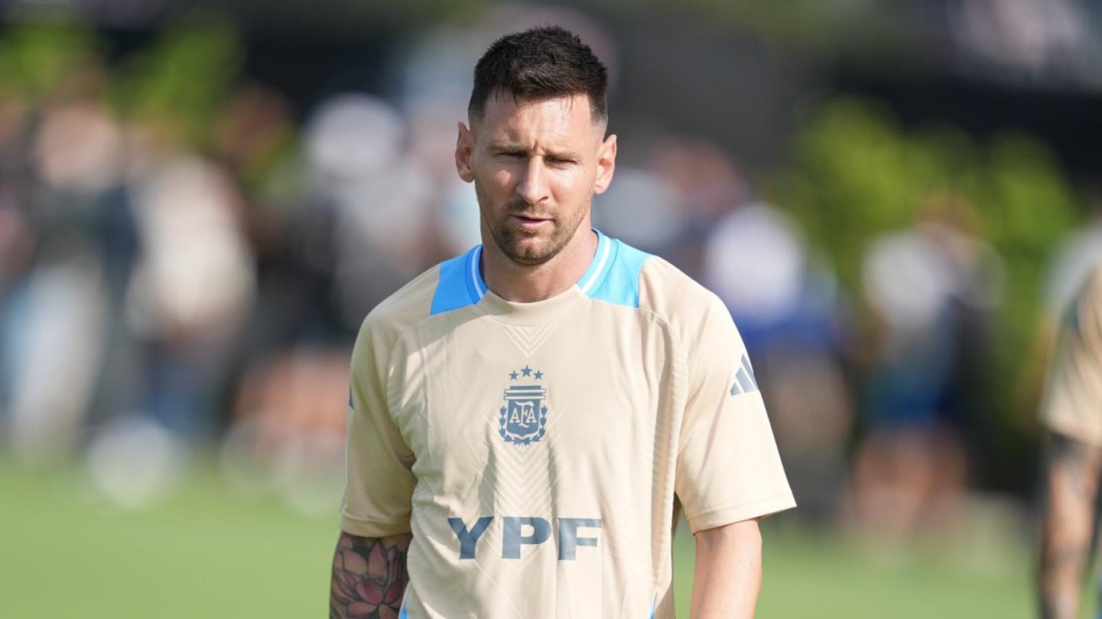 Imagen Lionel Messi podría ser suplente este domingo.
