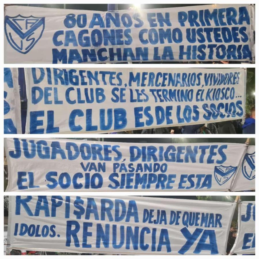 Imagen Los pasacalles que se vieron en la manifestación de hinchas de Vélez.