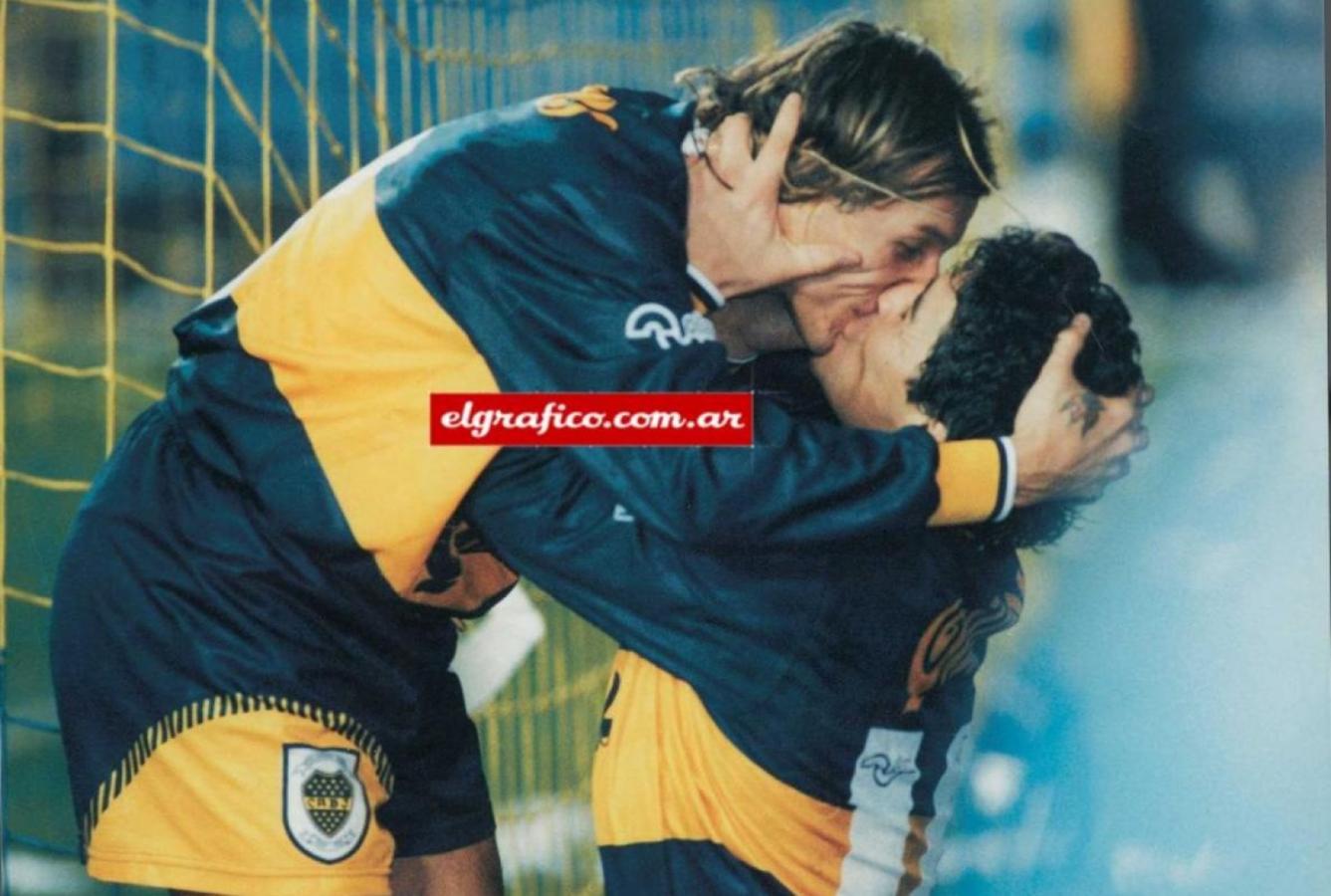 Imagen Pico de Diego y Cani, un beso para la historia.