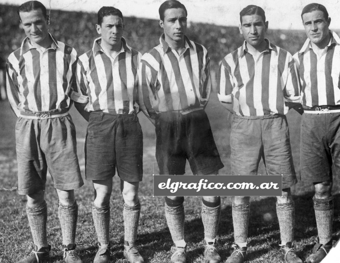Imagen "Los Profesores", Lauri, Scopelli, Zozaya, Ferreira y Guaita; nunca una línea delantera cobró tanta fama dentro de un equipo y aun dentro de todo el fútbol de Argentina como esta de Estudiantes de La Plata.