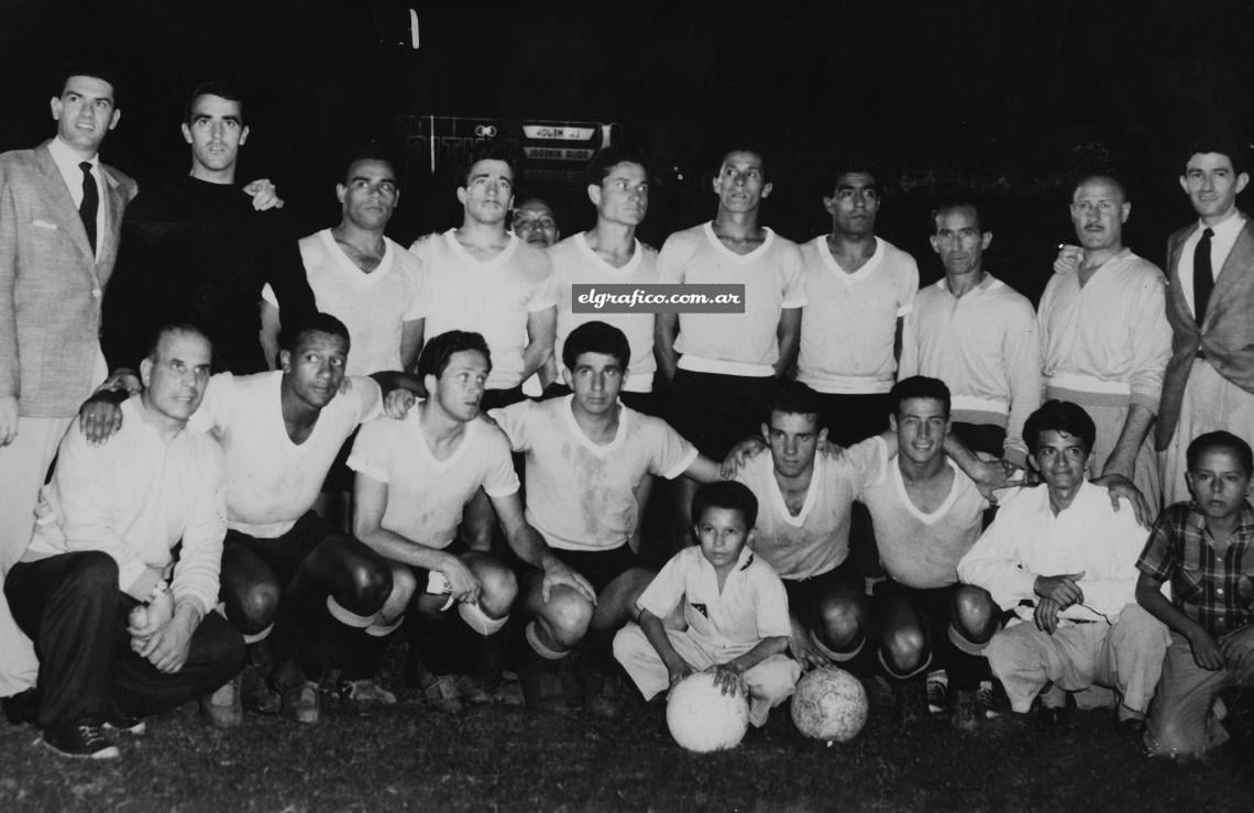 Imagen FOTO IDÉDITA. Selección Uruguay en el Campeonato Sudamericano 1959