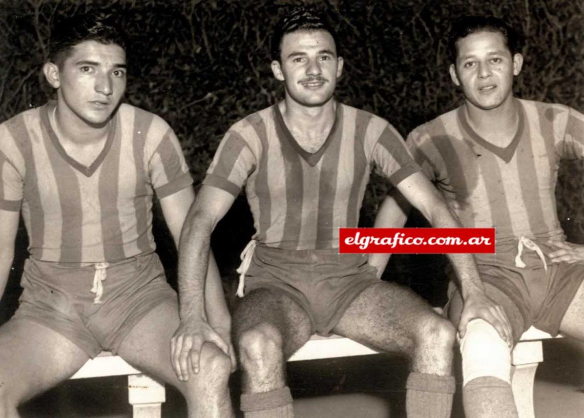 Un terceto de Rosario Central muy recordado. Funett, Rubén Bravo y el Torito Aguirre. Pero la línea memorable de ese club fue la que formaros Cagnottii, Julio Gómez, Guzmán, Potro y el chueco García. Esa también tenía de todo: arte y efectividad.
