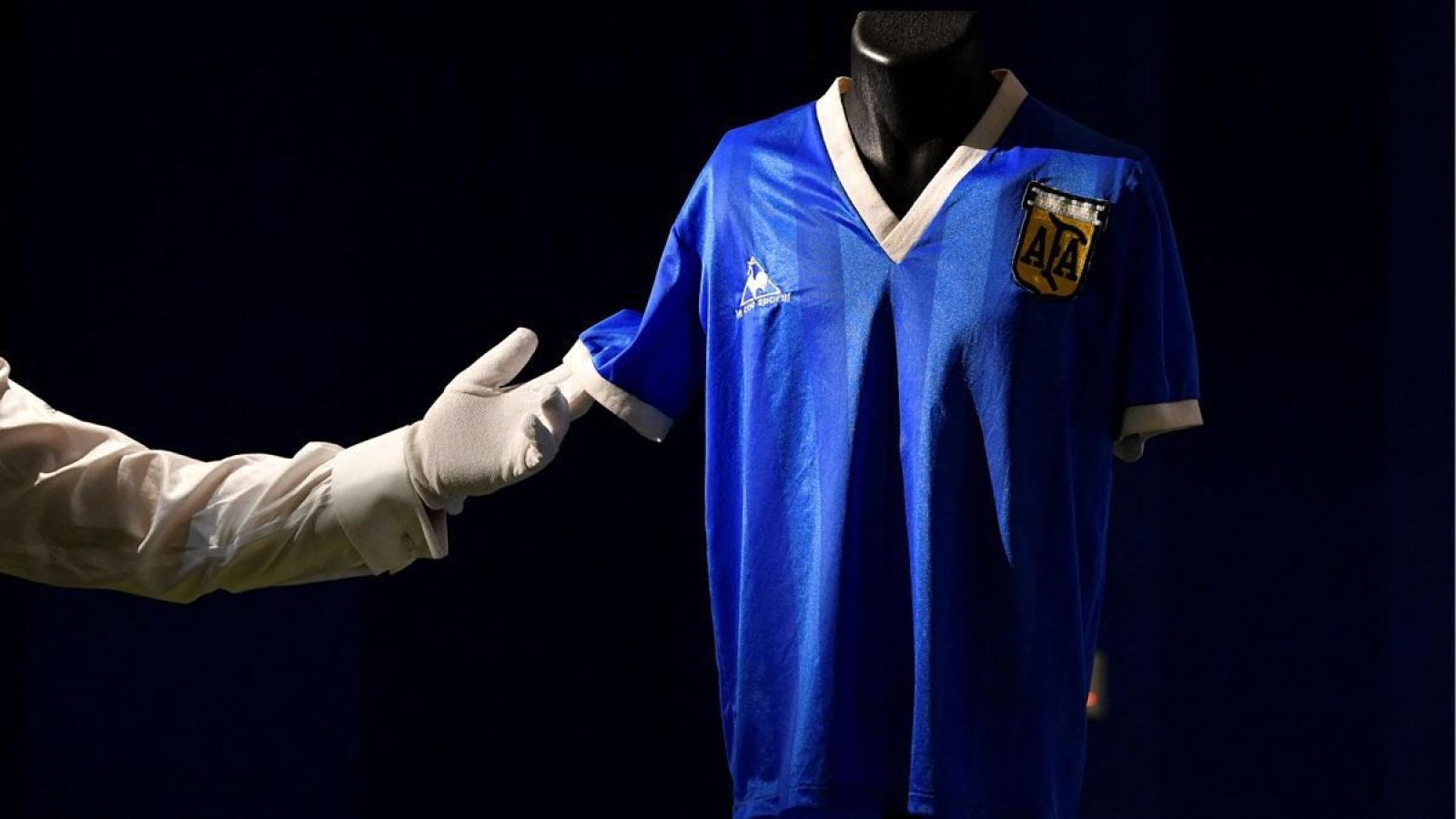 Imagen La icónica camiseta que usó Diego Maradona ante Inglaterra en México '86