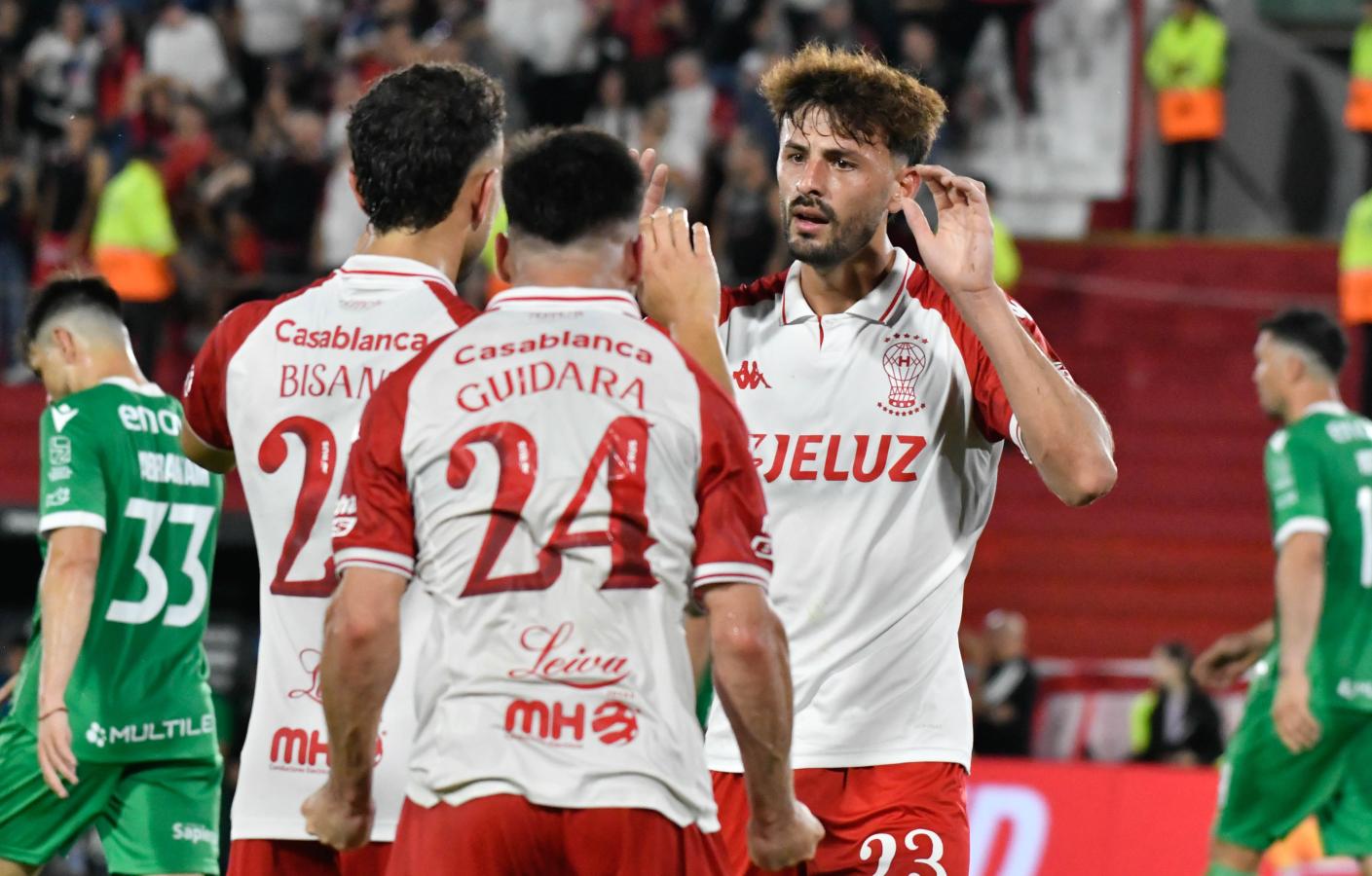 Huracán aprovechó los errados de Banfield y sumó tres puntos de oro ...