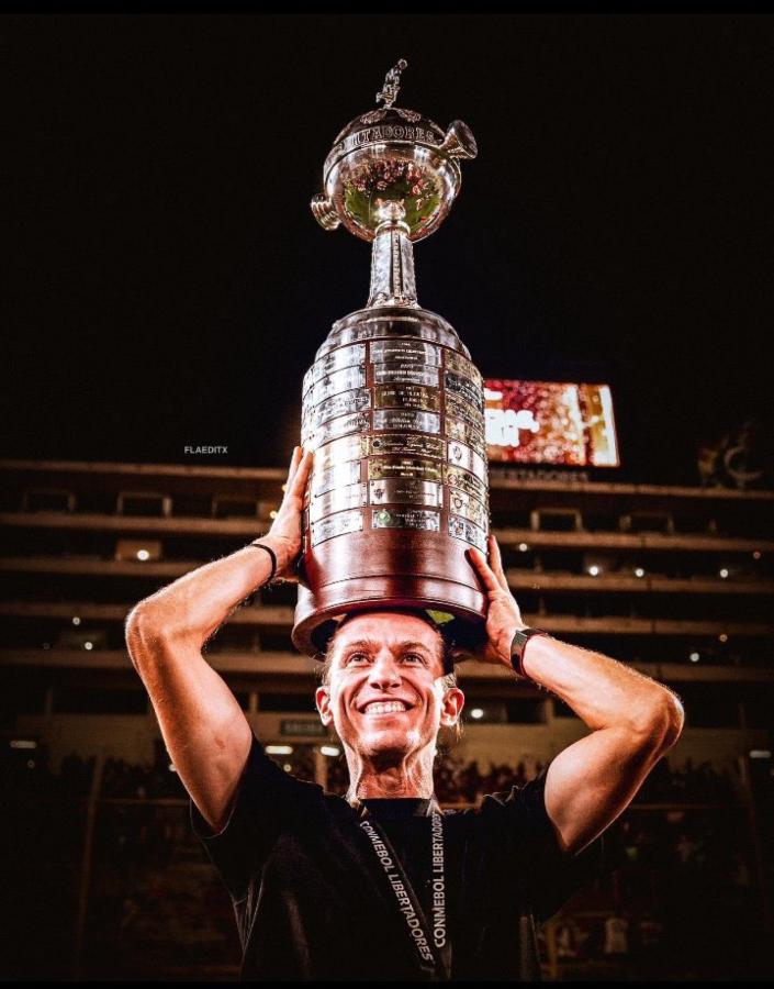 Imagen El campeón de América conservó a su DT: Filipe Luis renovó hasta 2027.