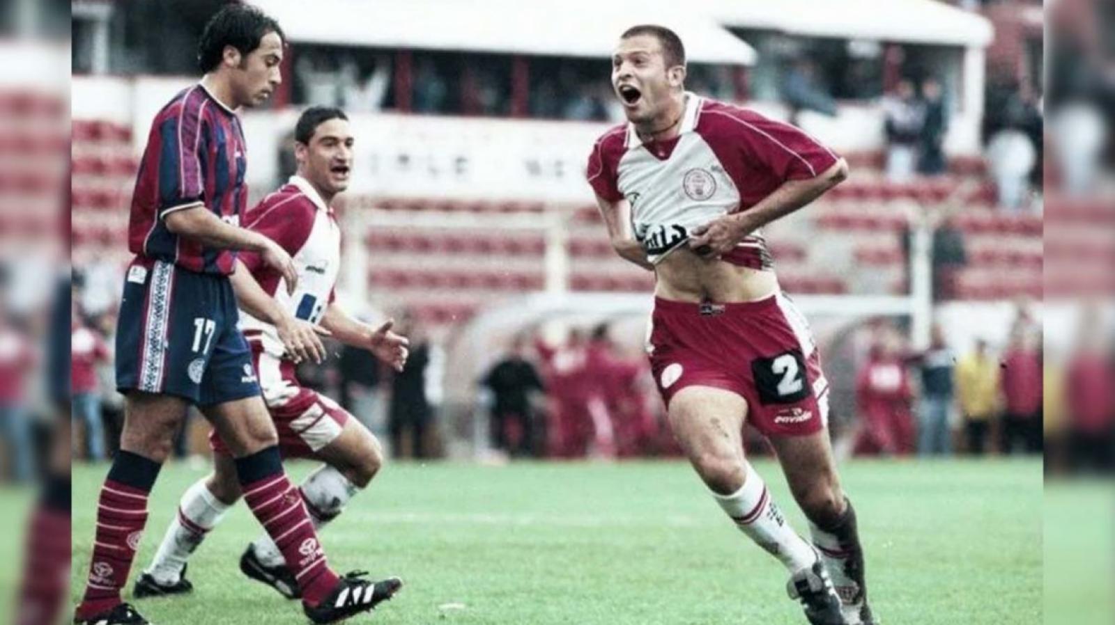 Imagen Morquio, autor de un gol en el clásico contra San Lorenzo del Apertura 2000