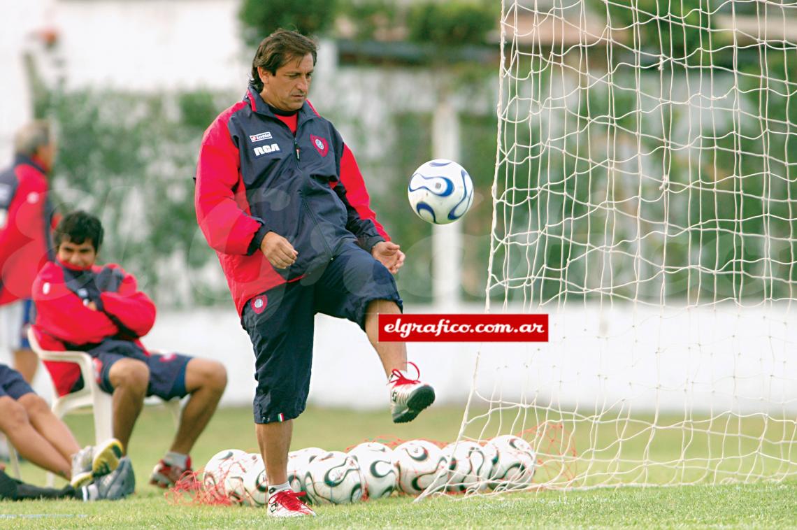 Imagen En su llegada a San Lorenzo costaba verlo con esos colores. Su identificación con River era tan grande, que sorprendía a propios y extraños.