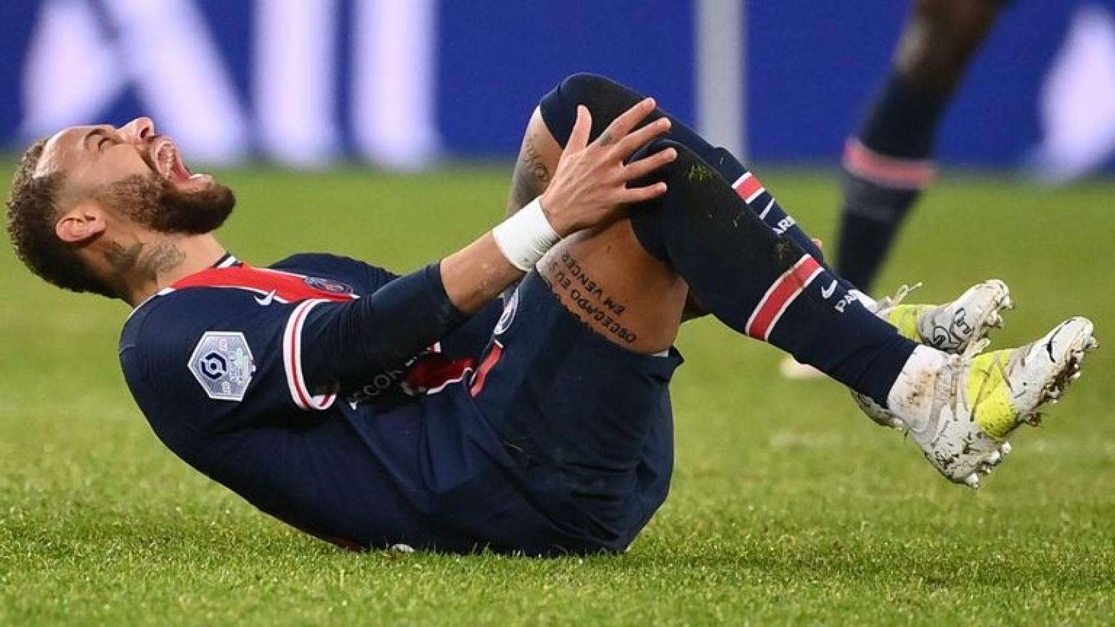 Imagen Neymar inmerso en su dolor. Ya está descartado el compromiso óseo