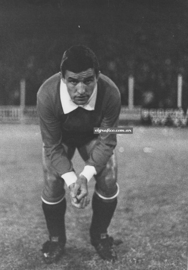 Imagen 1967. Artime, la gran figura de Independiente ante el Bologna de Italia