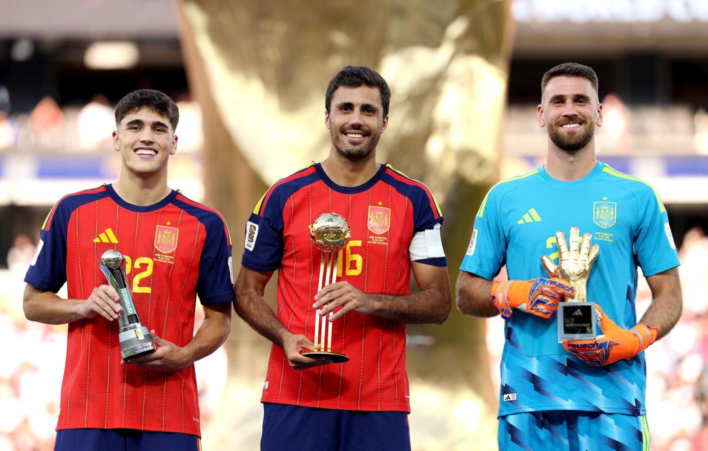 Imagen Cubarsí, Rodri y Unaí Simón se adjudicaron los premios a Jugador Joven, Mejor Jugador y Mejor Arquero.