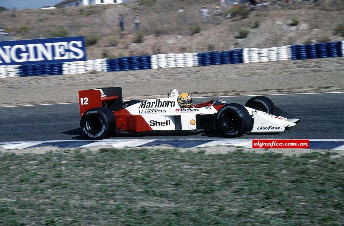 Imagen Ayrton Senna y todo su talento sobre el McLaren, una combinación brillante para ganar el campeonato.