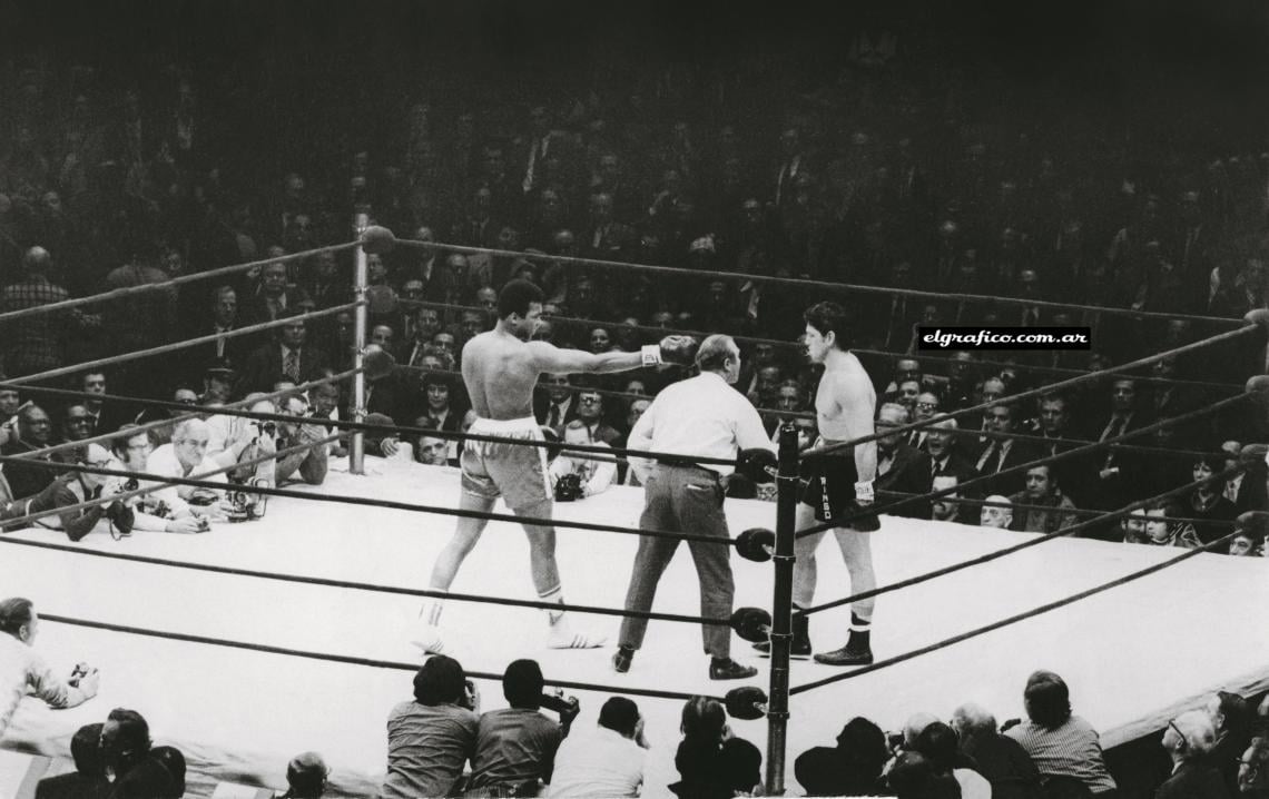 Imagen Ringo Bonavena se ganó el respeto de todos cuando enfrentó a Alí, en un combate emocionante.