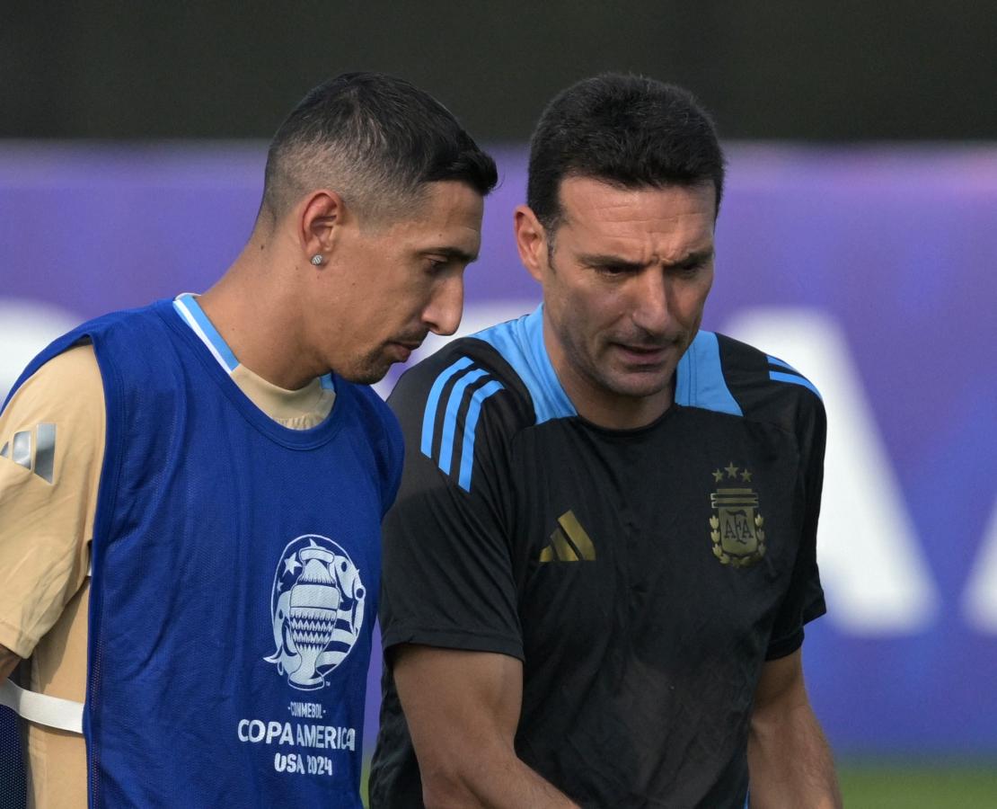 Imagen Di María y Scaloni en la última práctica antes de jugar con Canadá.