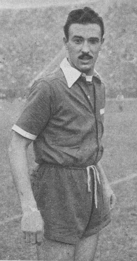 El insider izquierdo Mario Fernández, además de jugar muy bien, conquistó dos goles. El primero de ellos fue admirable por el violento remate de volea que lo determinó.