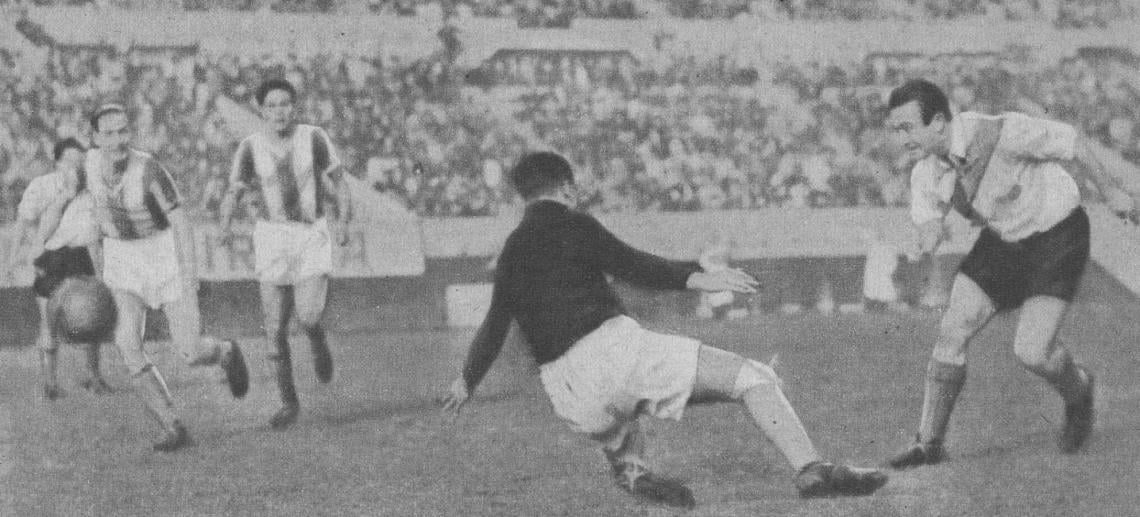 A los tres minutos de juego avanzó River Plate y Moreno cedió la pelota a Pedernera, quien realizó un buen centro. D'Alessandro, sin adversarios delante, pudo batir a Besuzzo con toda facilidad. En general el arquero de Banfield fue batido siempre desde muy cerca.