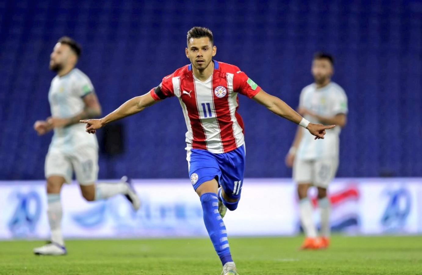 Imagen Ángel Romero anotó el gol de Paraguay y prolongó su gran momento
