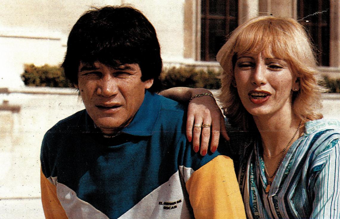 Imagen En 1979 Carlos Monzón, a los 37 años, conoce a la actriz y modelo uruguaya Alba Alicia Muñiz, de 24 , con quien comienza a convivir. En 1981 tienen un hijo : Maximiliano.
