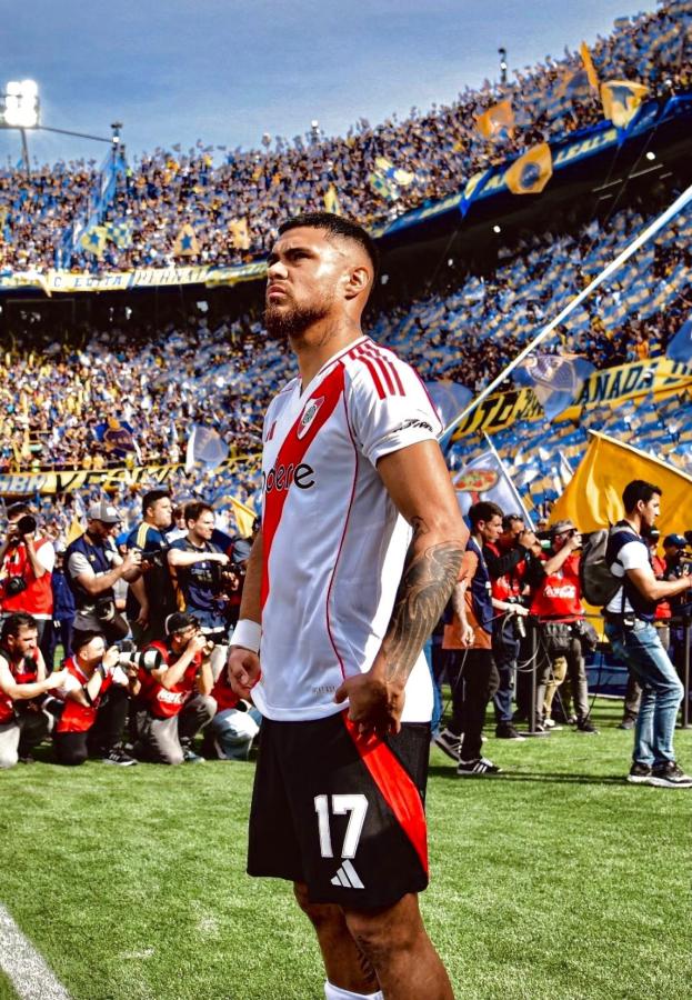 Imagen Paulo Díaz tiene un importante ofrecimiento del fútbol estadounidense.
