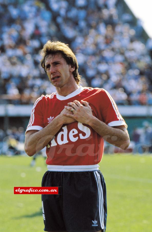 Imagen Conmovedora despedida del fútbol en Independiente (1994).
