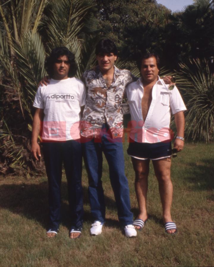 Imagen César Abel Romero (centro) con su hermano Mario Saúl (izq.) y Daniel Rodríguez (der.)