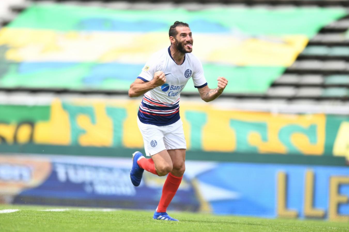 Imagen Nacho Piatti festeja su tanto en Mar del Plata. Foto: @SanLorenzo