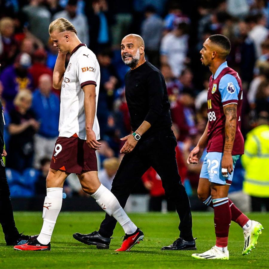 Imagen Guardiola y una imagen que dio vueltas al mundo en su momento: el reto a Haaland en un entretiempo.