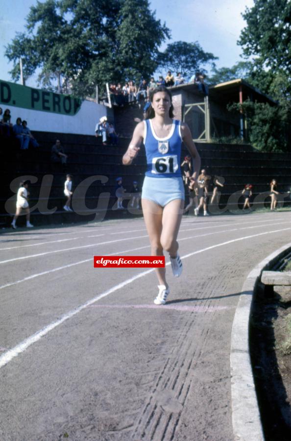 Imagen Beatriz Alloco es considerada la mejor velocista de la historia nacional. Consiguió 11 medallas (8 de oro) en los Campeonatos Sudamericanos.