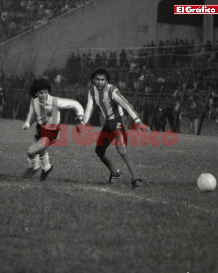 Imagen Una acción del 31 de agosto de 1977: el debut de Diego con la 10 de la Selección