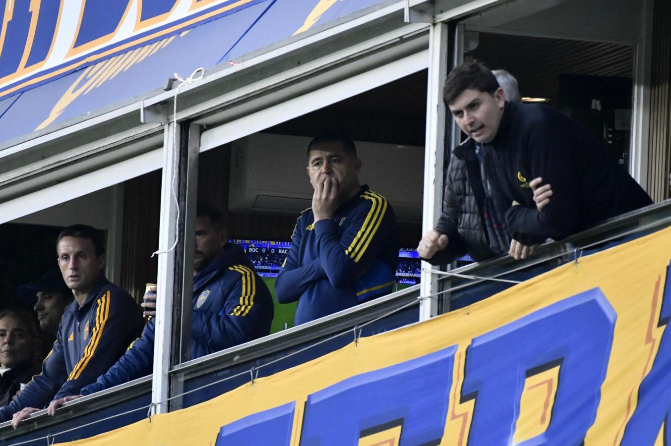 Imagen Riquelme observa a Boca desde su palco. Román está buscando un mánager. Fotobaires.