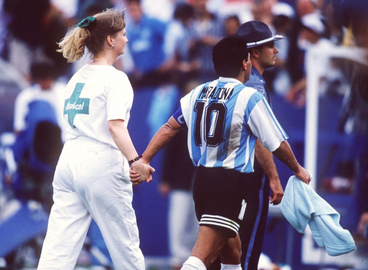 Imagen Maradona, minutos antes de realizarse el control antidoping que lo condenaría.