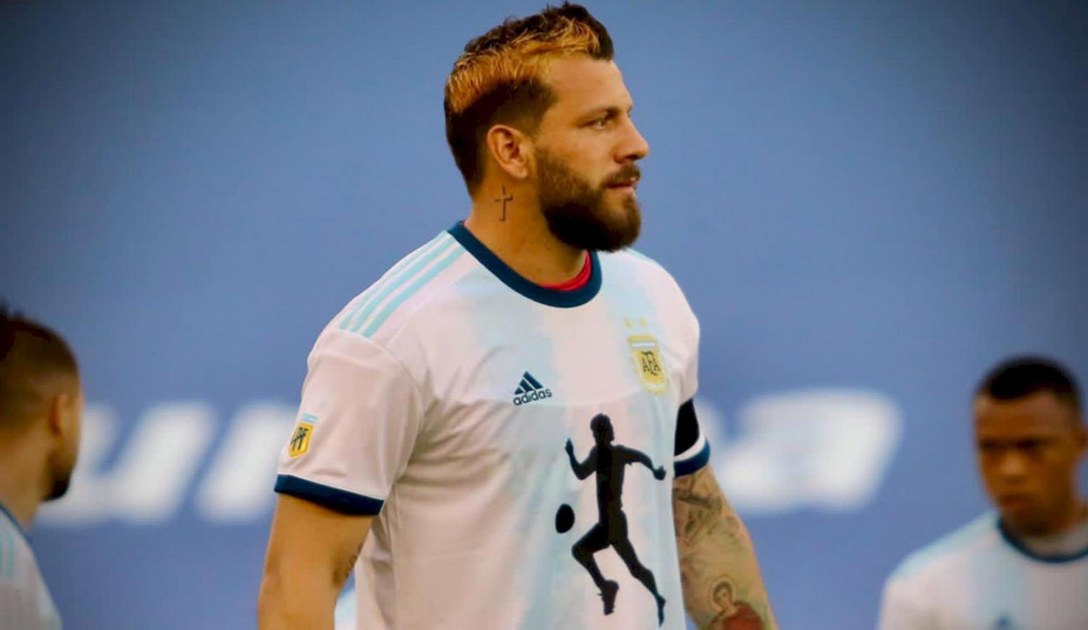 "Pintate un mechón Fatura" El homenaje de Jorge Broun a Diego Maradona